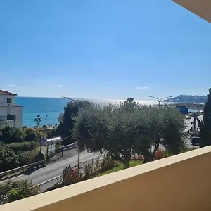 bellalloggio-a-due-passi-dalle-spiagge-di-riva-ligure.hotelitalianriviera.com/